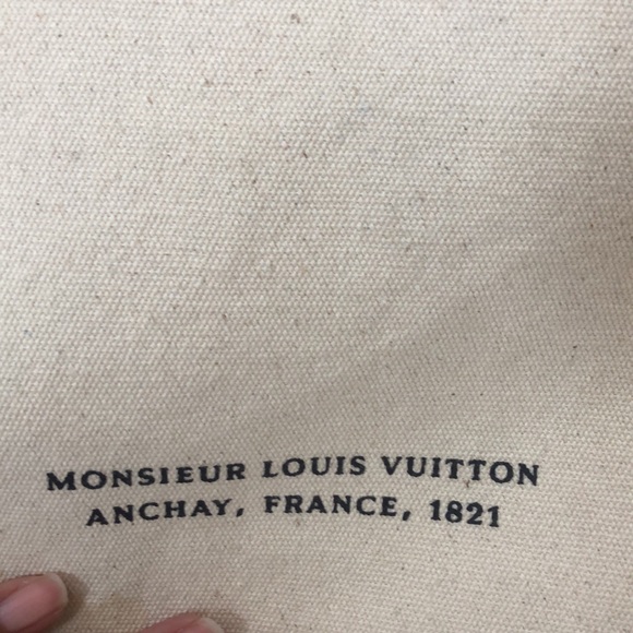 Louis Vuitton 200 Anniversary trunks exhibition canvas  tote + book Authentic - Picture 8 of 12